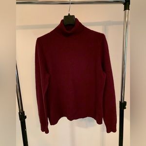 Lord & Taylor cashmere turtleneck sweater
